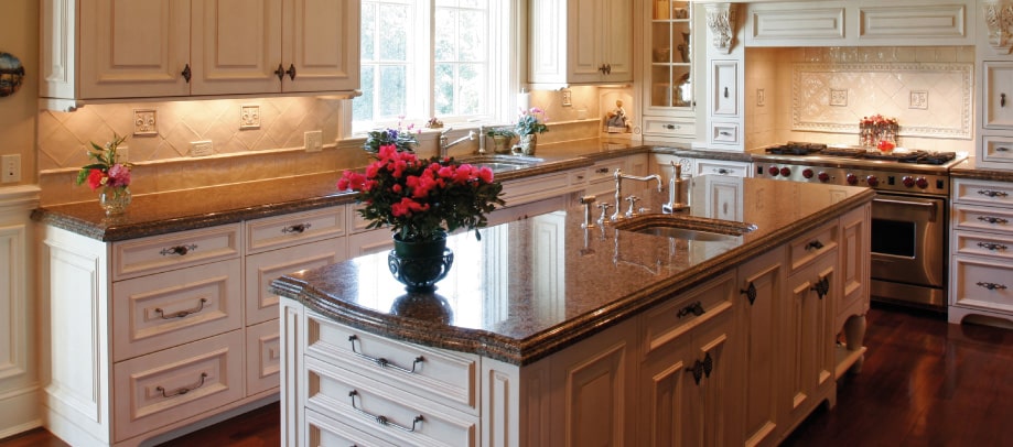 Traditional-Style Ready-To-Assemble Kitchen Cabinets In A Nevada Home